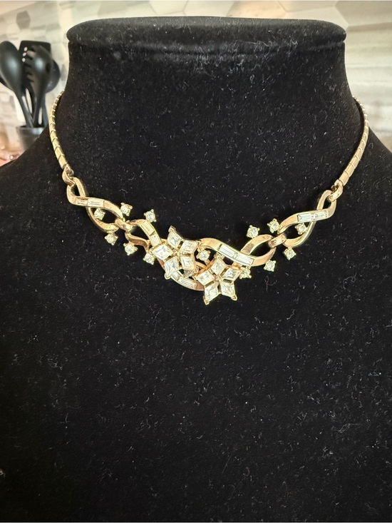 Trifari Jewelry - Trifari PAT. PEND. Rhinestone Floral Necklace